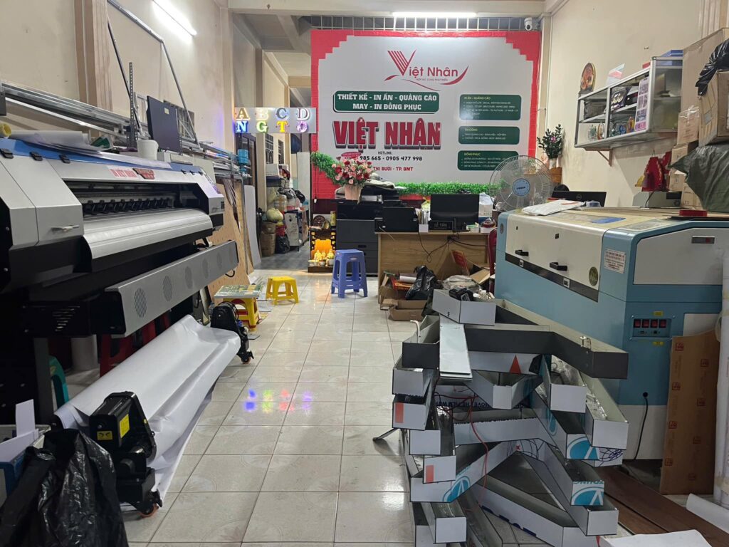 thi công pano quảng cáo ngoài trời BMT